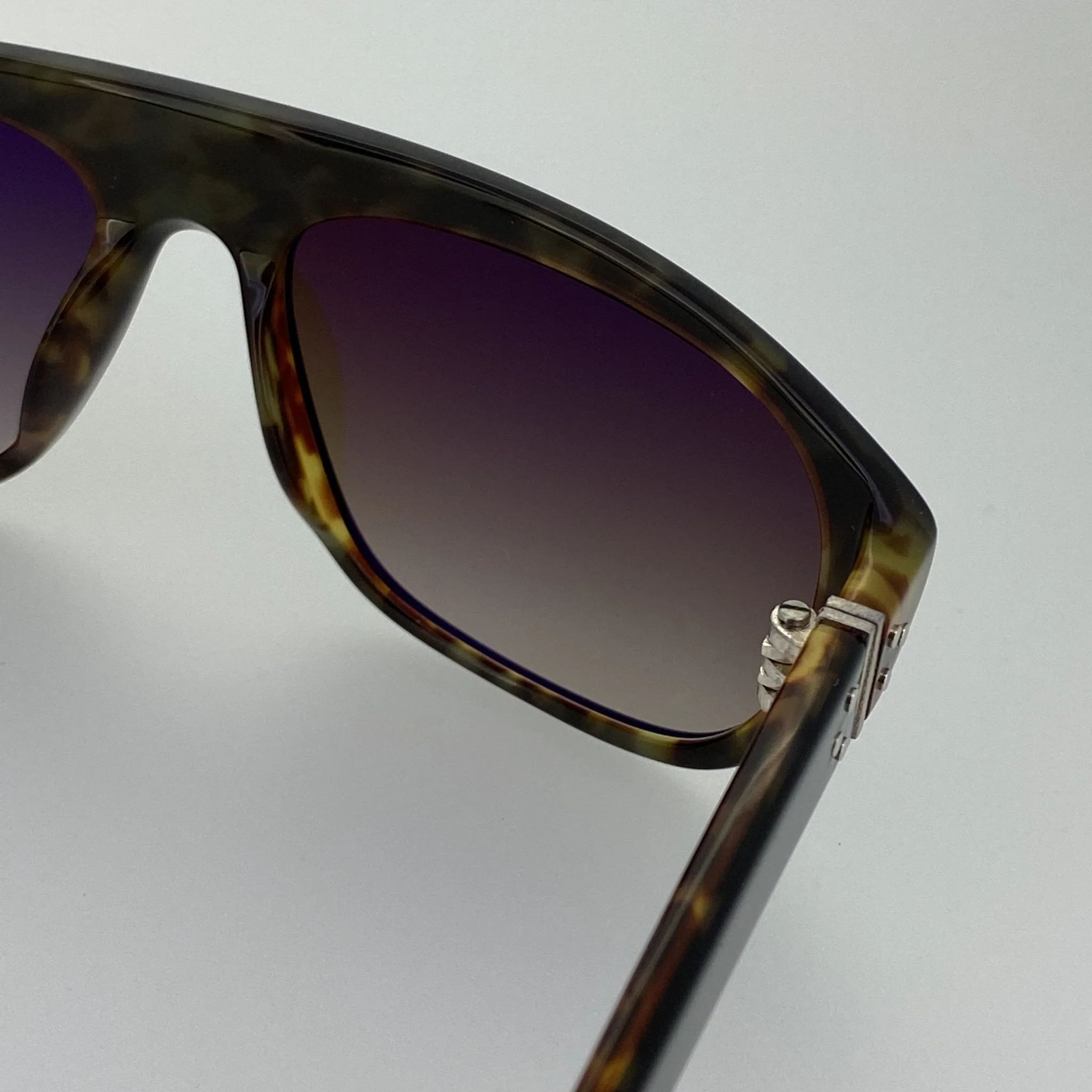 Ann Demeulemeester Sunglasses Flat Top Black and Brown Graduated - Image 10