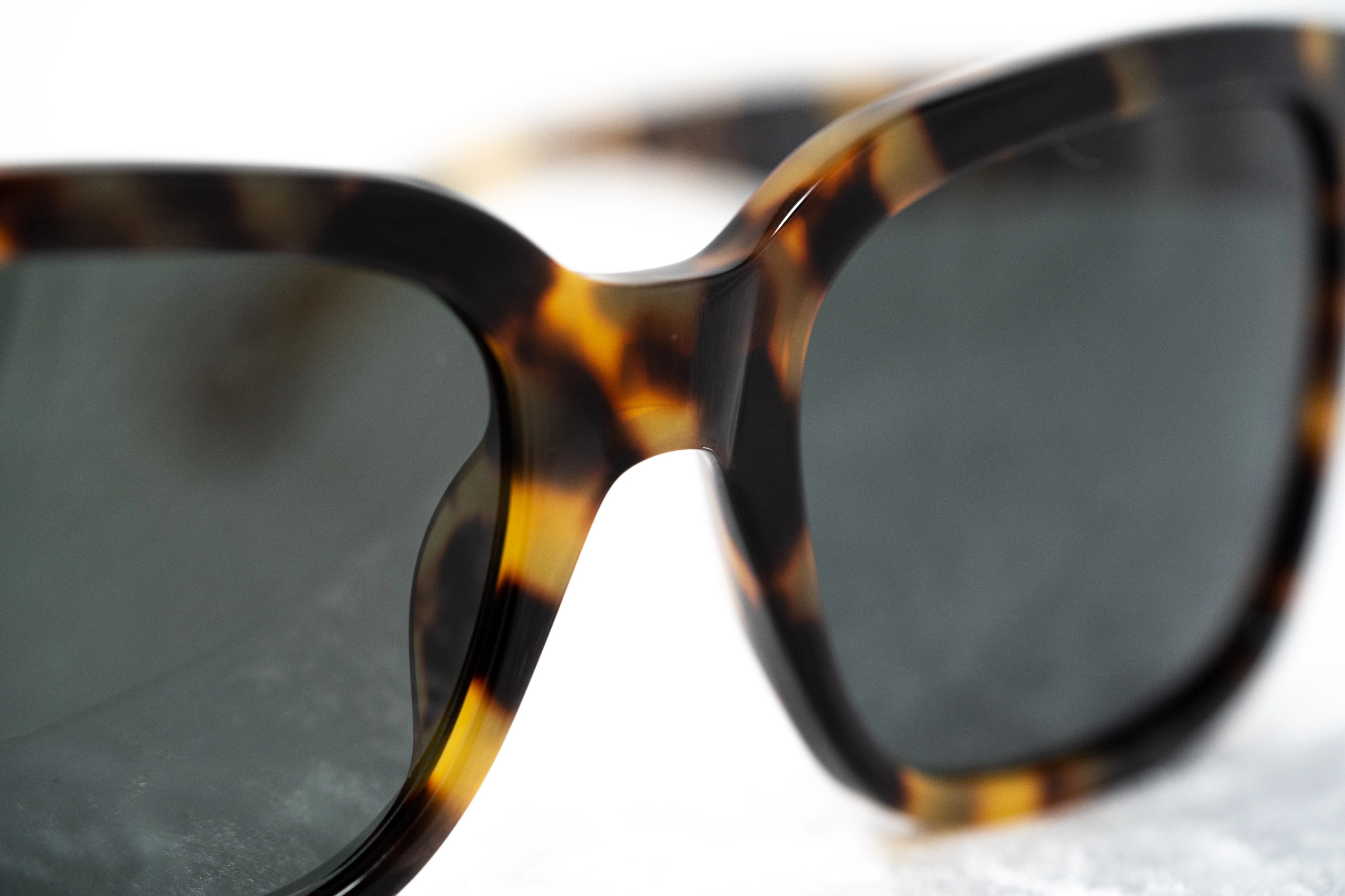 Ann Demeulemeester Sunglasses D-Frame Tortoise Shell Tone and Grey - Image 11