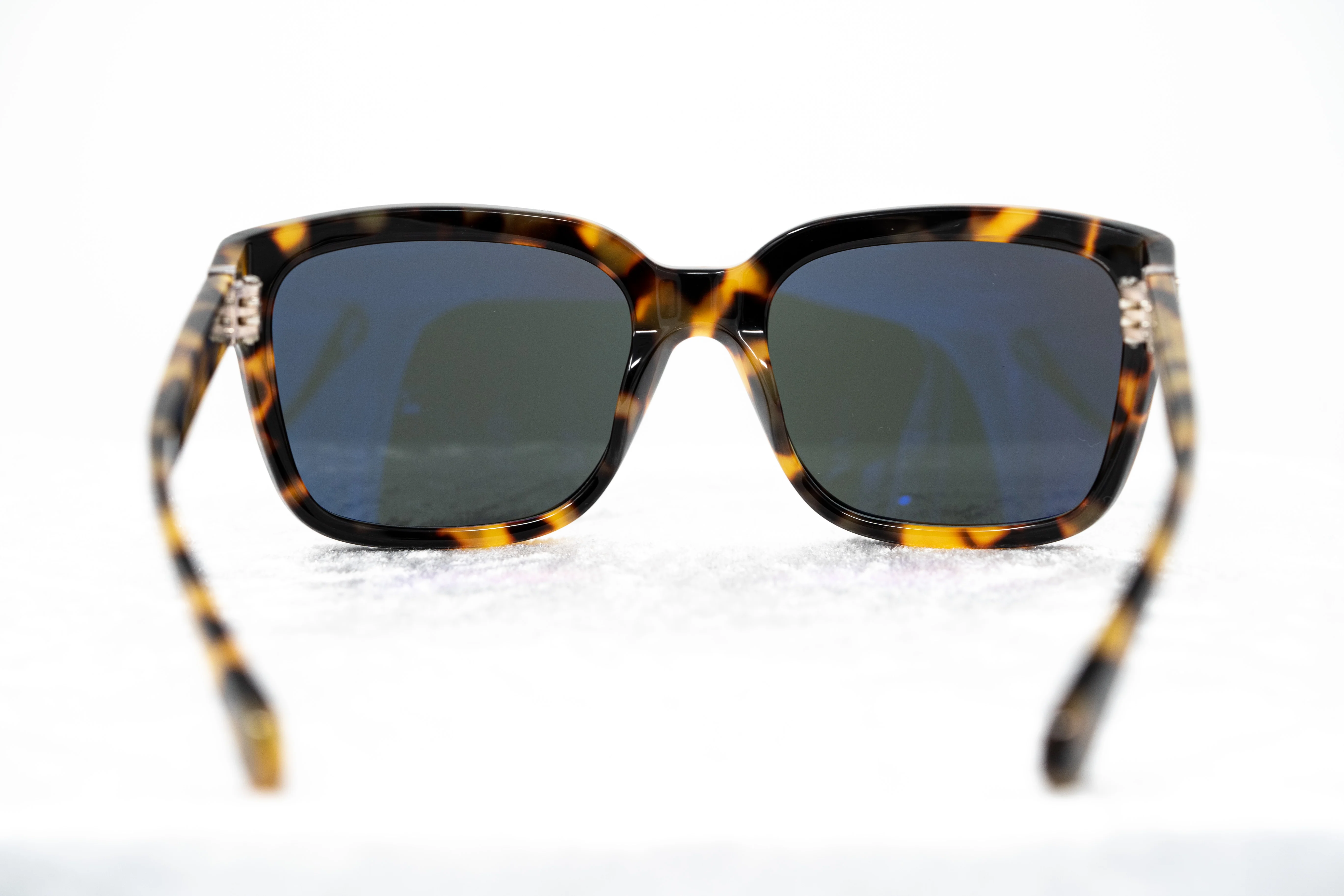 Ann Demeulemeester Sunglasses D-Frame Tortoise Shell Tone and Grey - Image 4