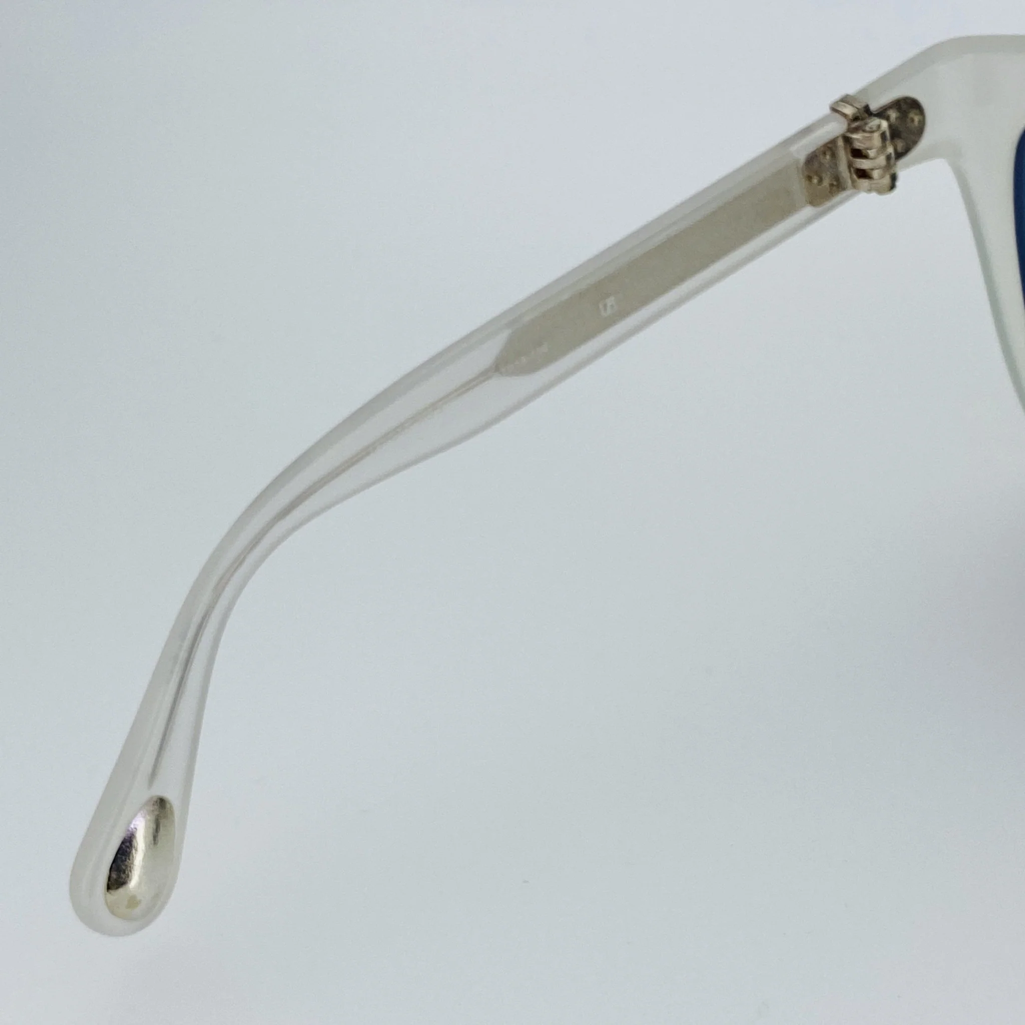 Ann Demeulemeester Sunglasses Oversized White and Solid Grey - Image 17