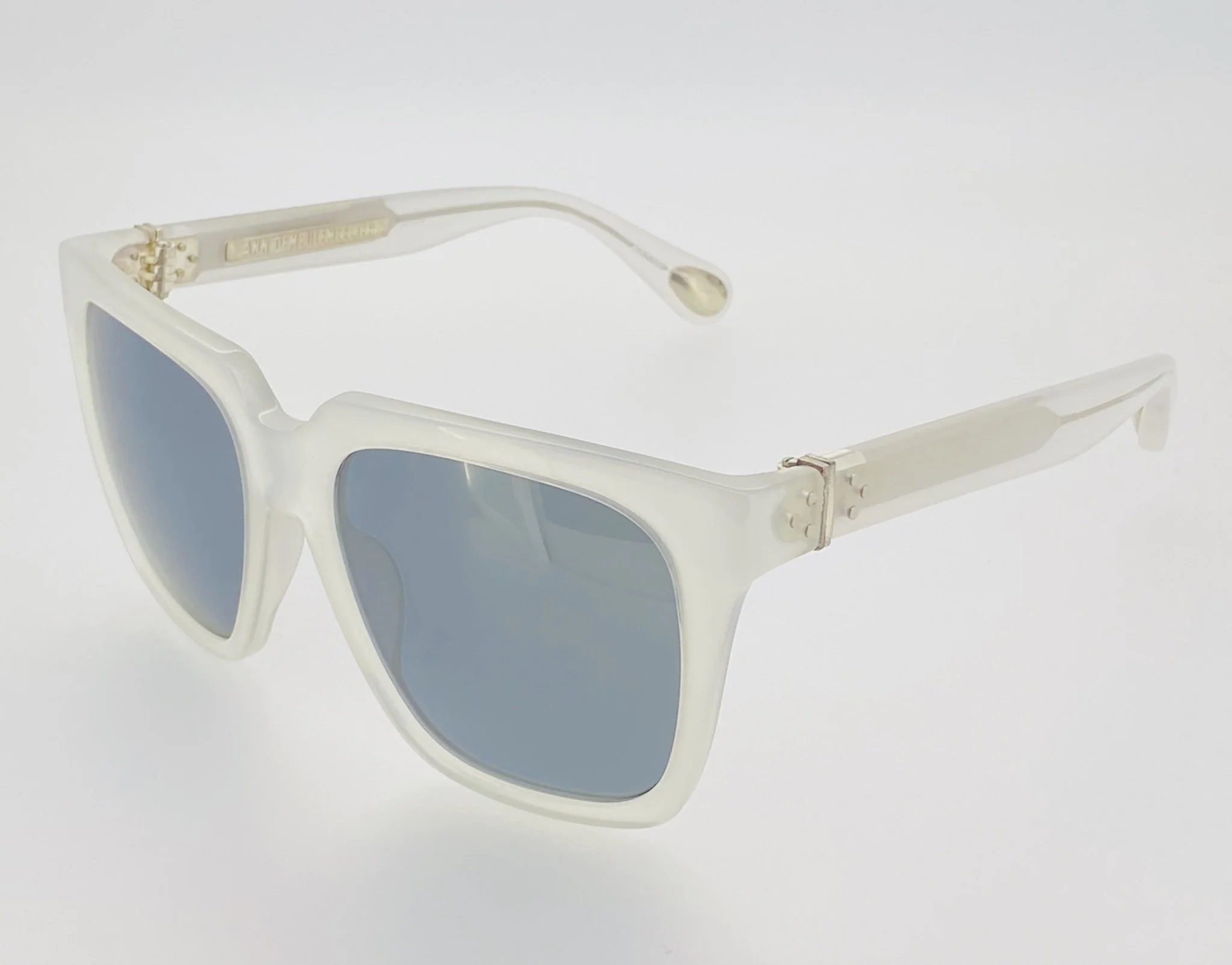 Ann Demeulemeester Sunglasses Oversized White and Solid Grey - Image 7