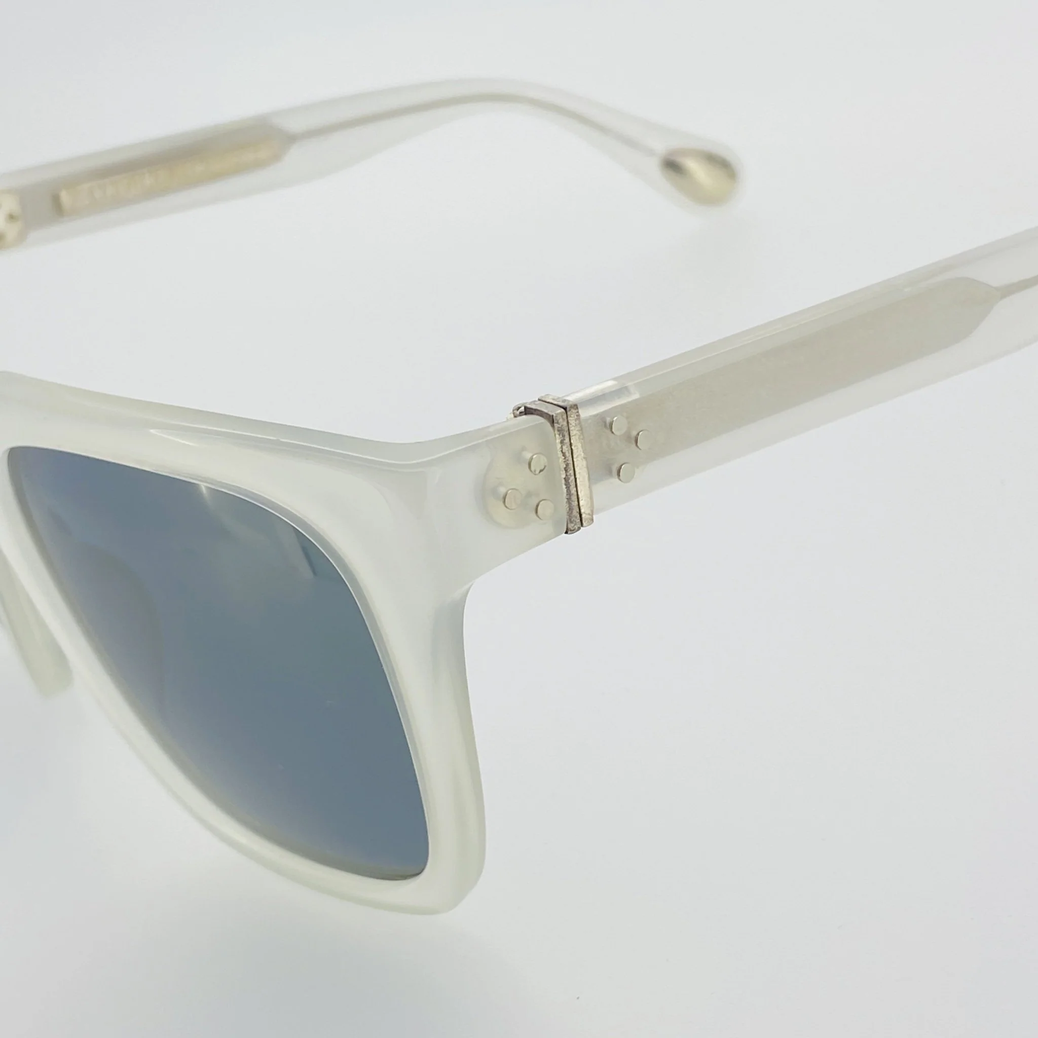 Ann Demeulemeester Sunglasses Oversized White and Solid Grey - Image 8