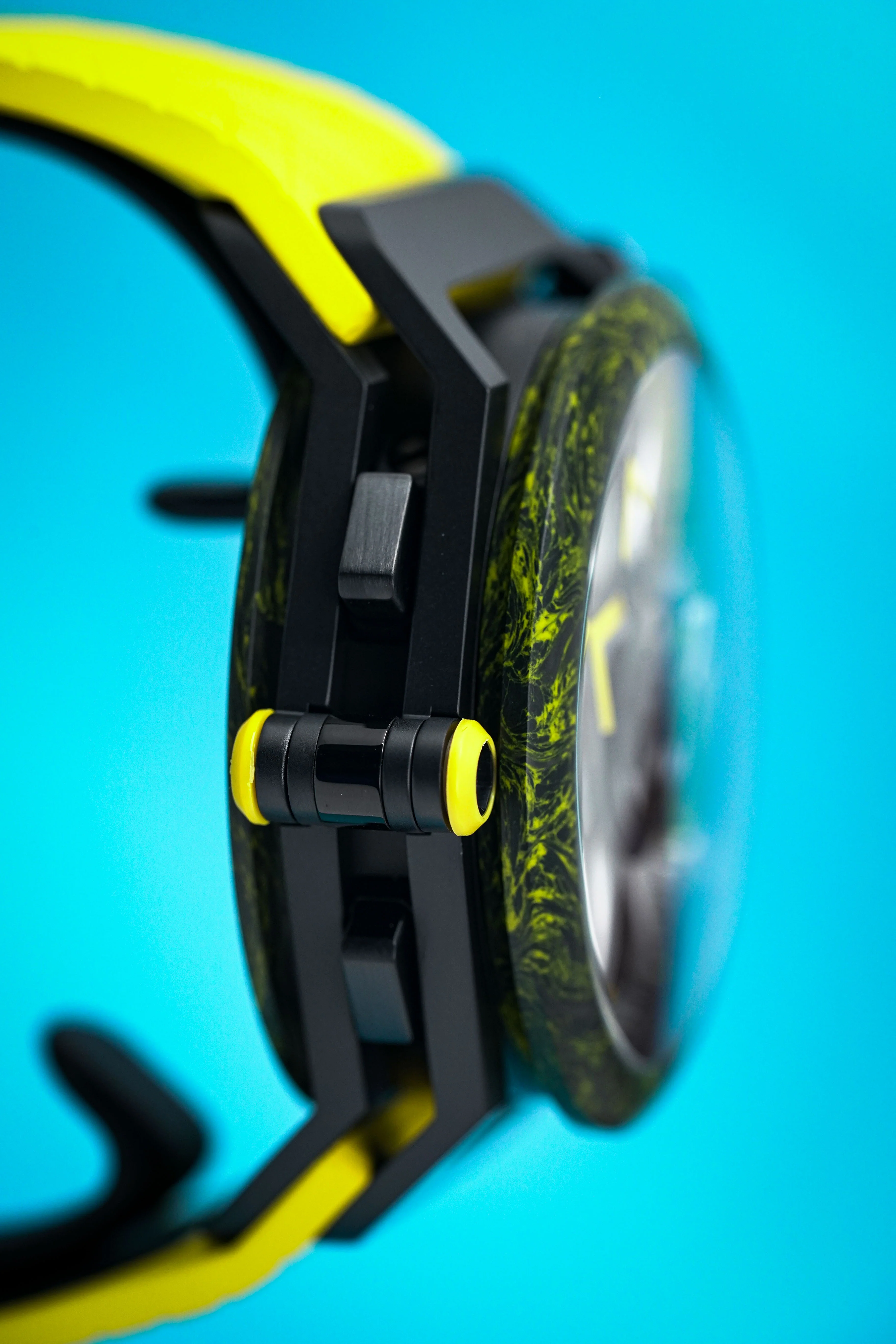 Mazzucato Reversible Watch Monza Yellow Carbon - Image 19