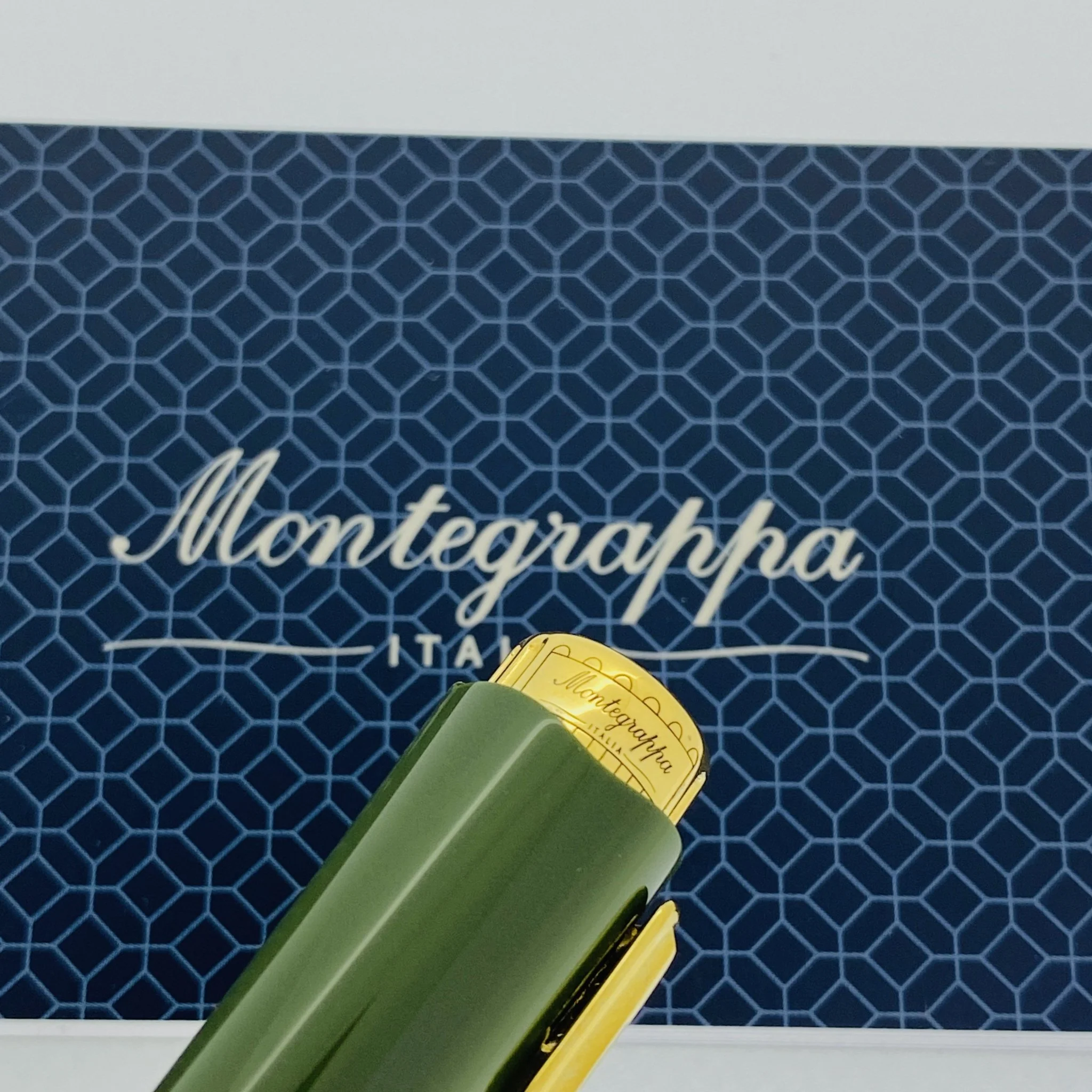 Montegrappa Pen Icons Elvis Presley Ballpoint Pen Green - Image 7
